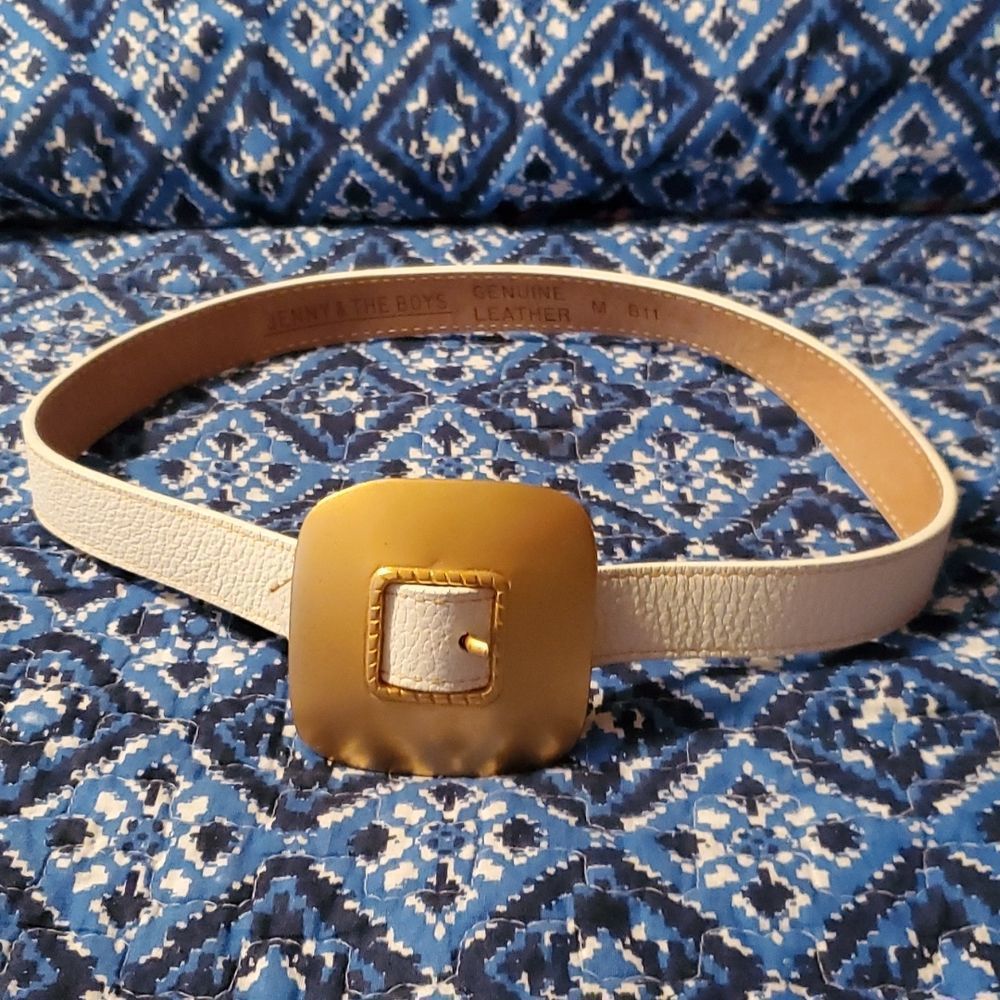 Vintage Jenny and the Boys White Leather Belt Size Medium Goldtone Square Buckle